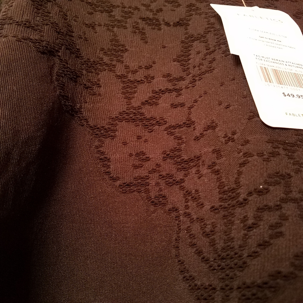 Fabletics Performance Top - Picture 7 of 8